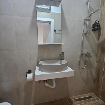 Dvor דירה *